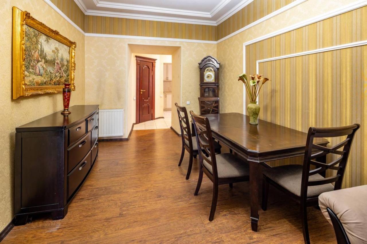 Apartment Romari проспект свободи 39 *