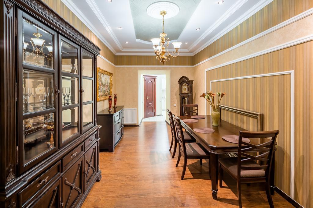 Romari проспект свободи 39 Apartment *