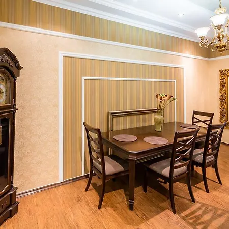 Romari Проспект Свободи 39 Lviv Exterior photo
